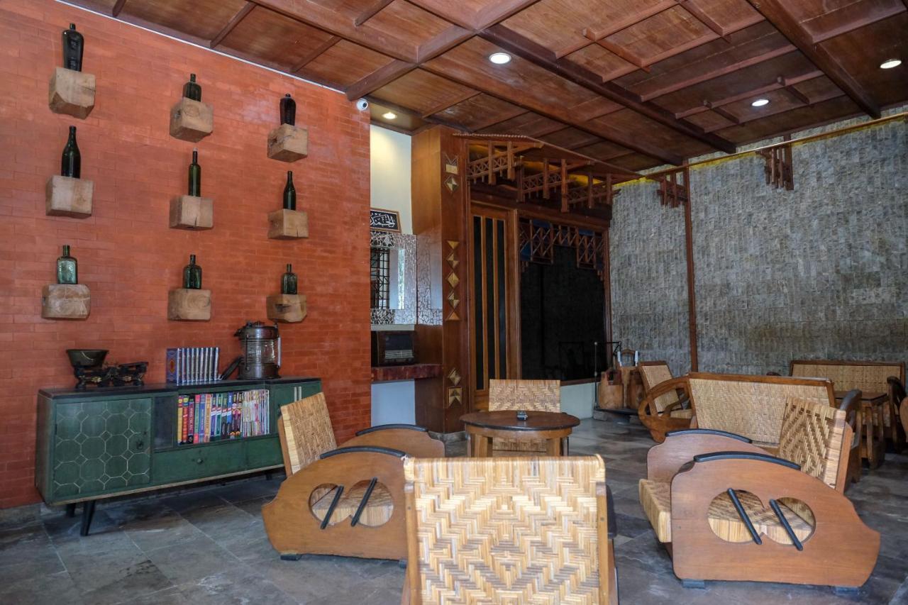 Urbanview Hotel Syariah Wisnugraha By Reddoorz ジョグジャカルタ エクステリア 写真