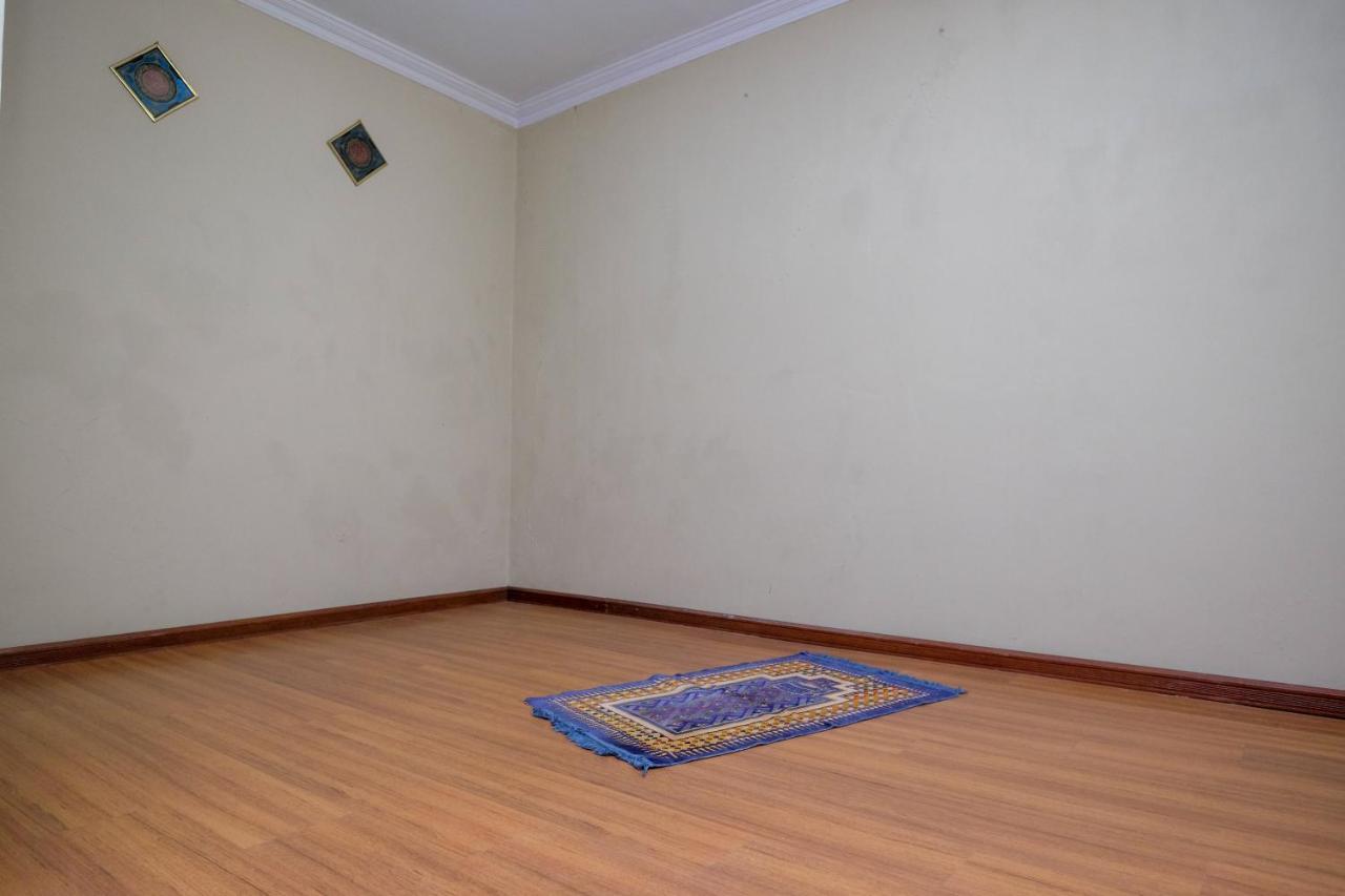 Urbanview Hotel Syariah Wisnugraha By Reddoorz ジョグジャカルタ エクステリア 写真