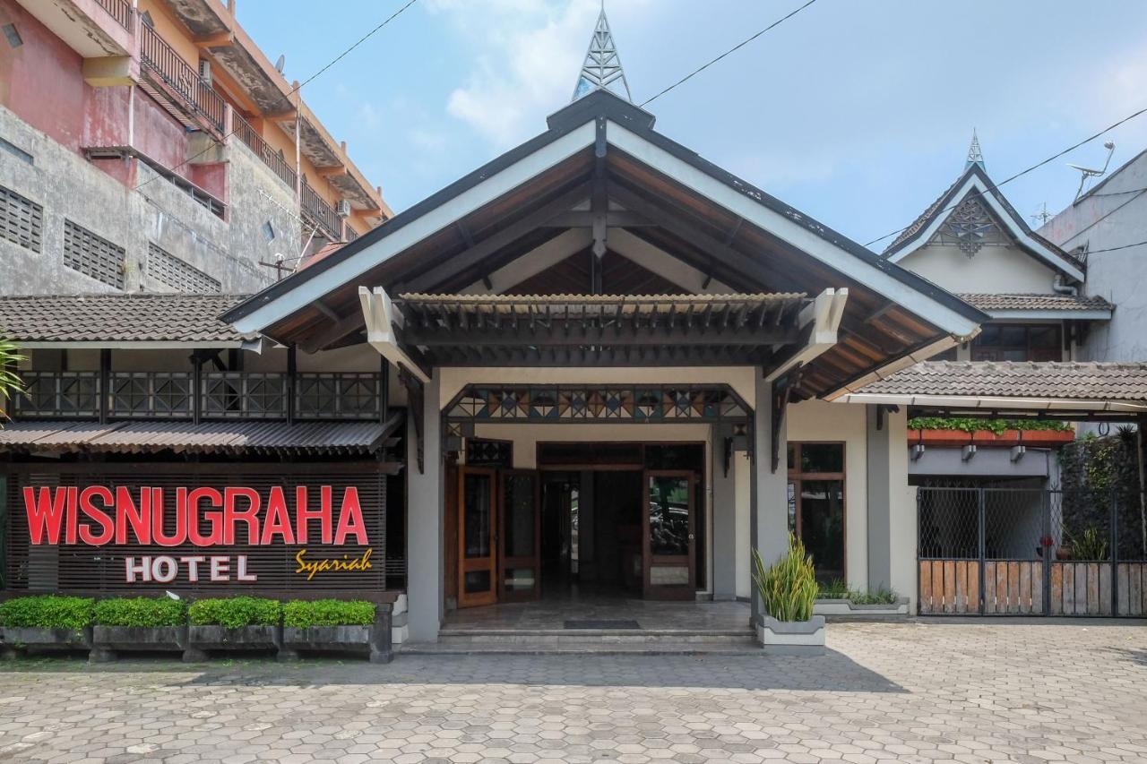 Urbanview Hotel Syariah Wisnugraha By Reddoorz ジョグジャカルタ エクステリア 写真