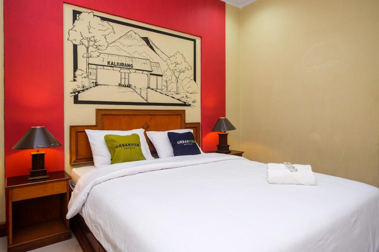 Urbanview Hotel Syariah Wisnugraha By Reddoorz ジョグジャカルタ エクステリア 写真